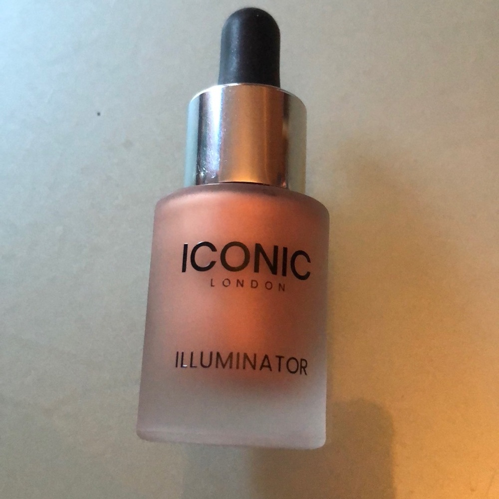Iconic brand Illuminator in Blush, full size